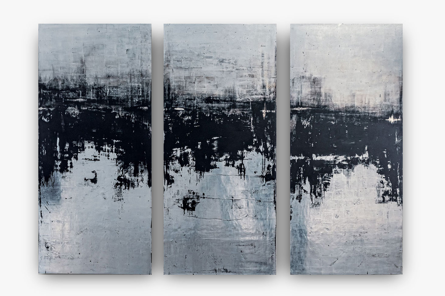 Enjoy the silence, Triptychon | 2019, 3 x 45 cm x 100 cm, <br>Polimentversilberung in Glanz und Matt, Tempera auf Holz